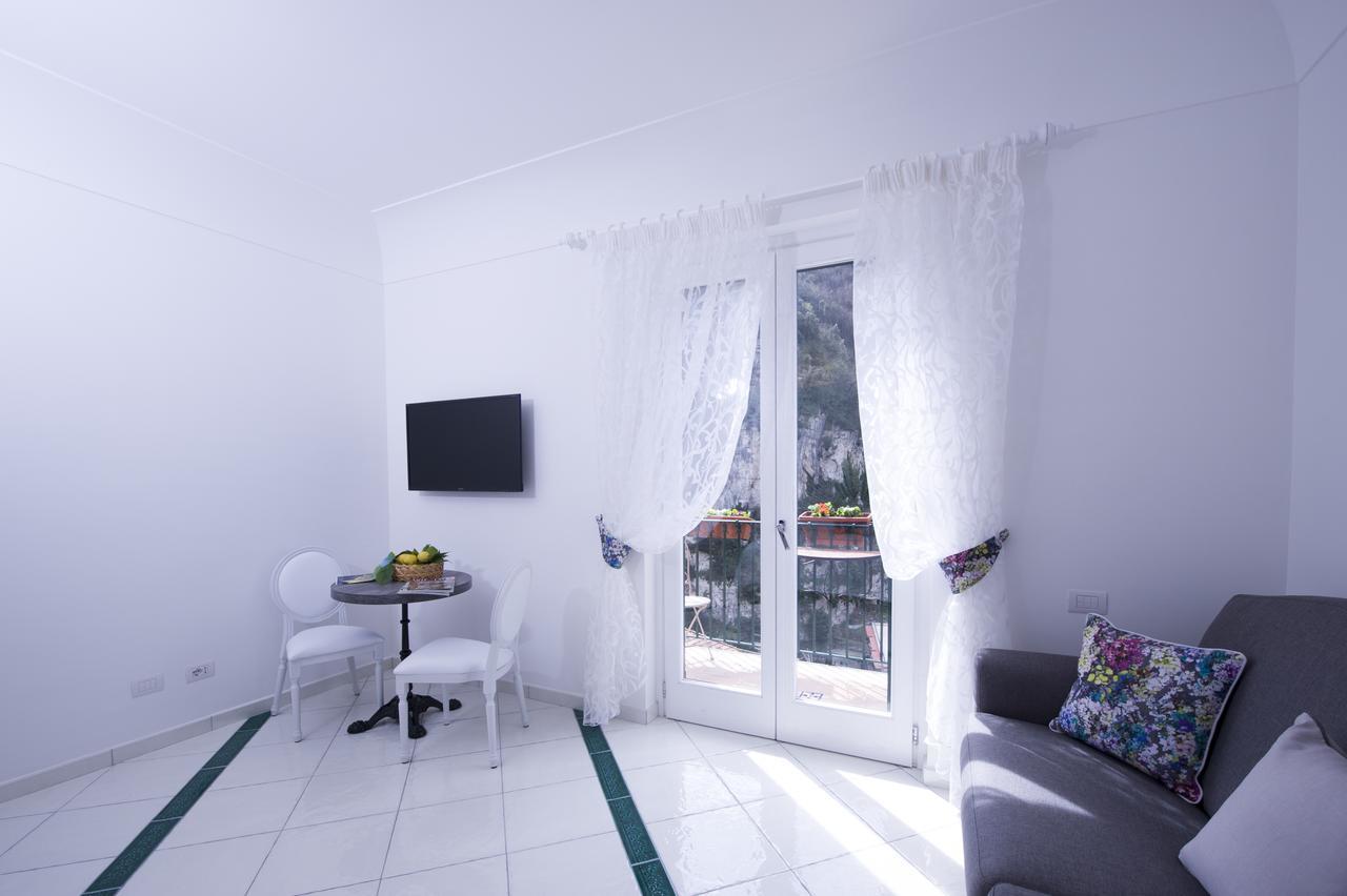 La Valle Delle Ferriere Bed & Breakfast
